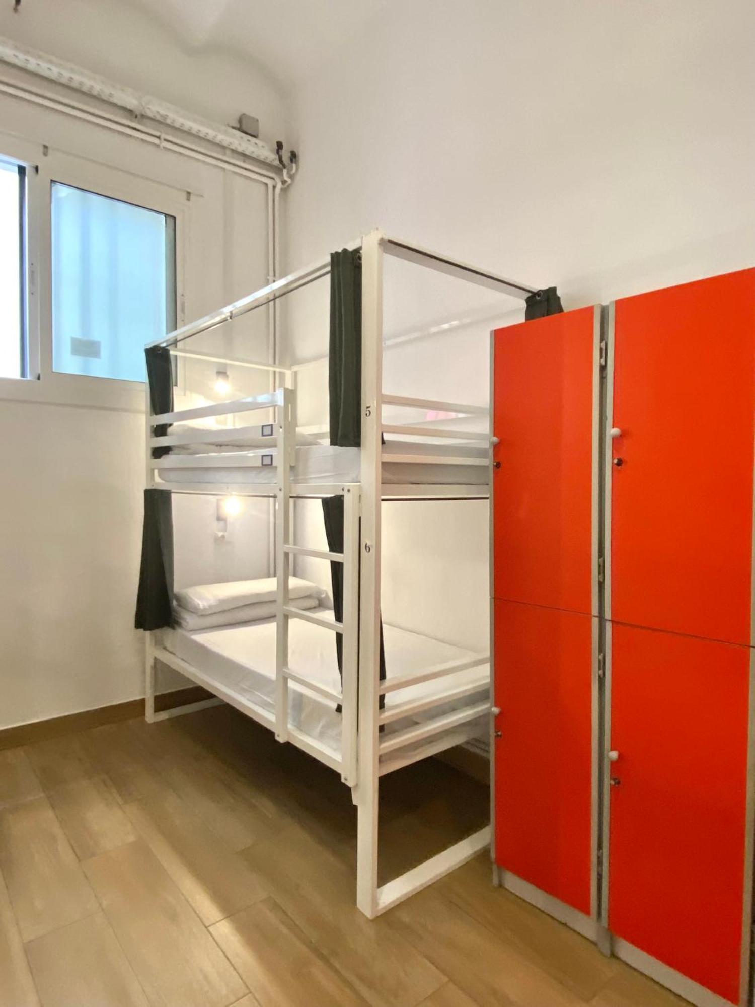 Safestay Gothic Hostel *